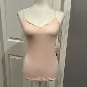 Brand new and easy sleeves top